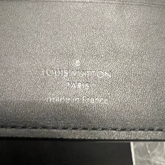 Genuine,authentic, Louis Vuitton men’s wallet! EXCELLENT CONDITION! Lightly worn - Picture 8 of 13